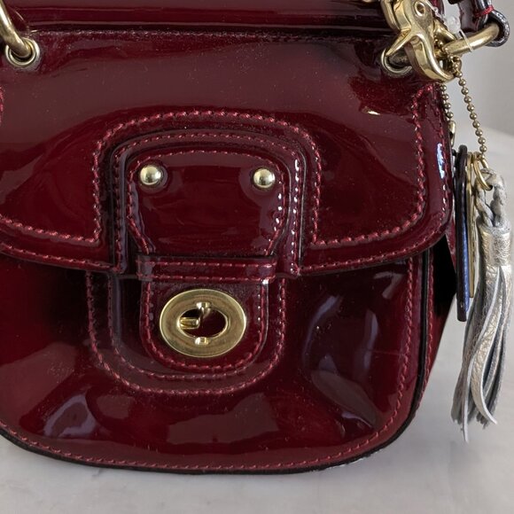 Chic mini burgundy patent leather bag - Picture 3 of 3